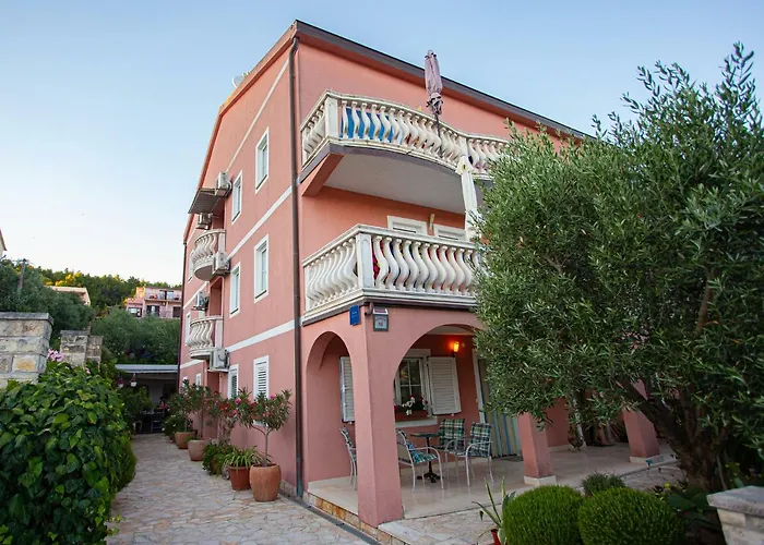Apartments Ljubo