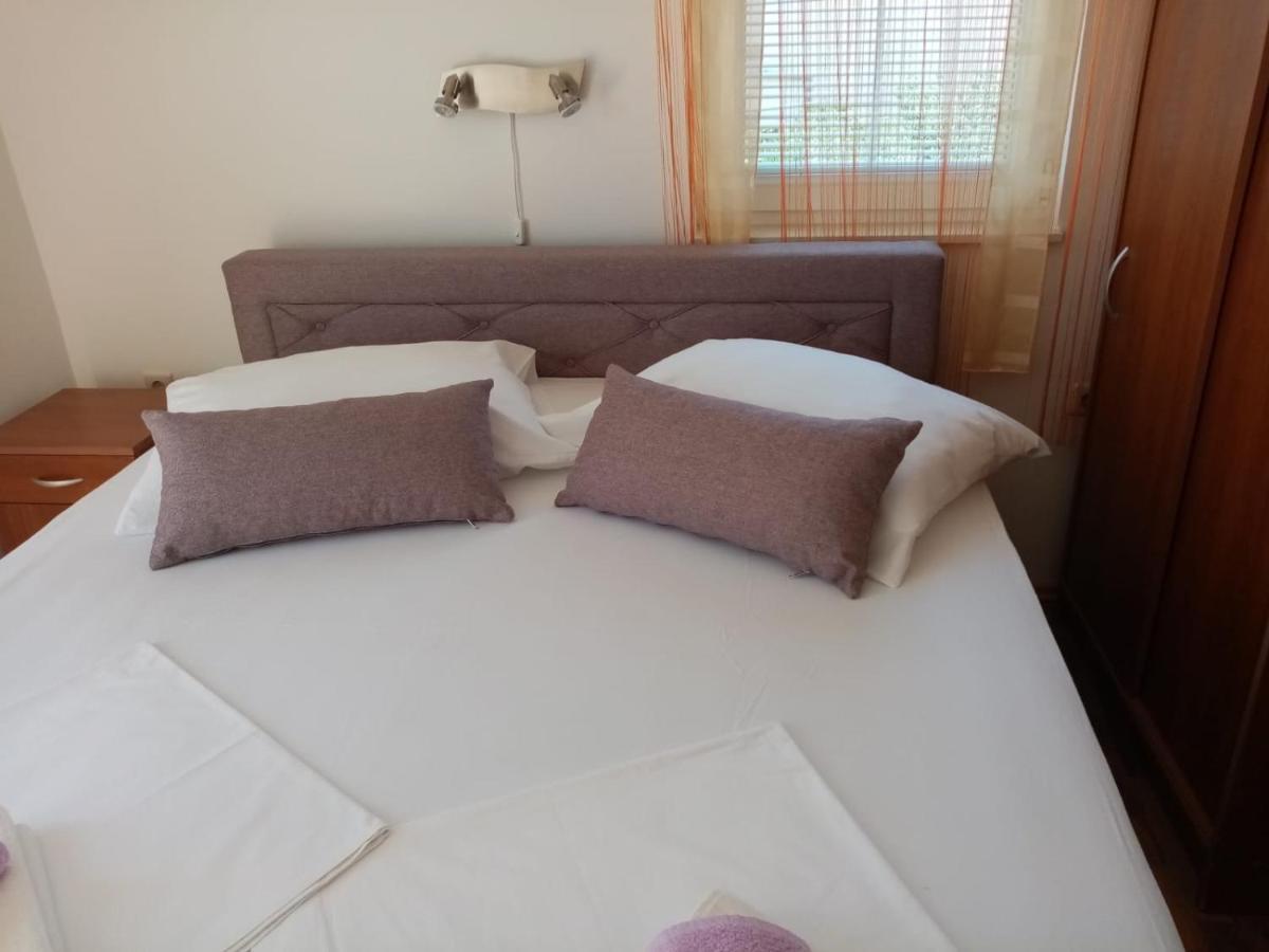 Ljubo Stari Grad (Hvar)