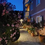 Apartments Ljubo